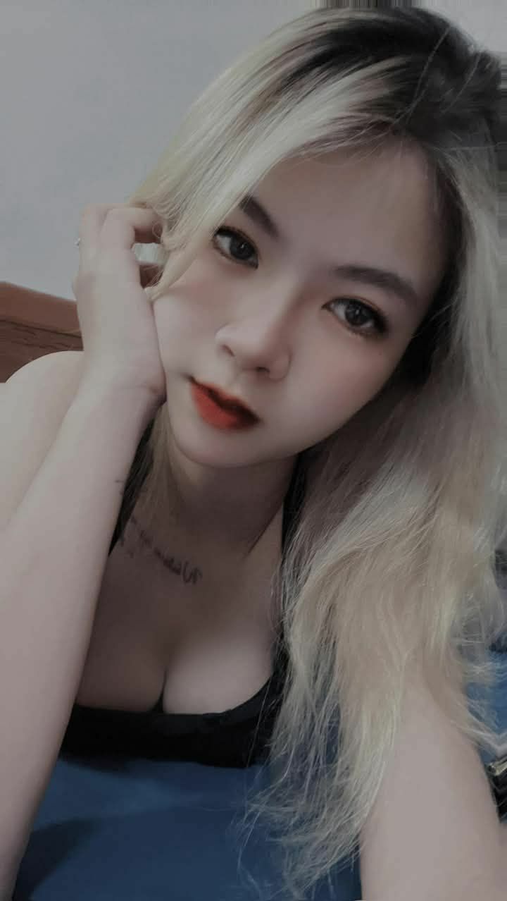 Tài xế xe tải Trung Quốc-Hồng Kông Pai Gu Ge đang tìm kiếm tình dục ở Thâm Quyến ~ Nhân viên phục vụ khách sạn đã tìm thấy một cô gái hộp đêm có dịch vụ tốt và bắn tinh dịch vào mặt cô ấy ở tư thế 69...